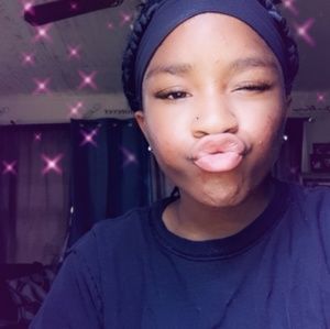 Meet your Posher, Aunajhi